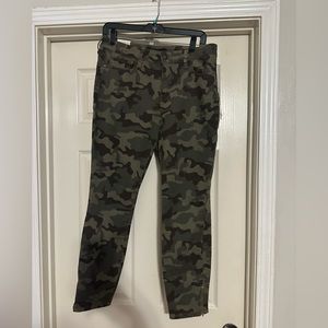 NWT New Directions Camouflage 8R Pants